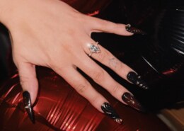 I received a lovely ring on that finger 💅💍.